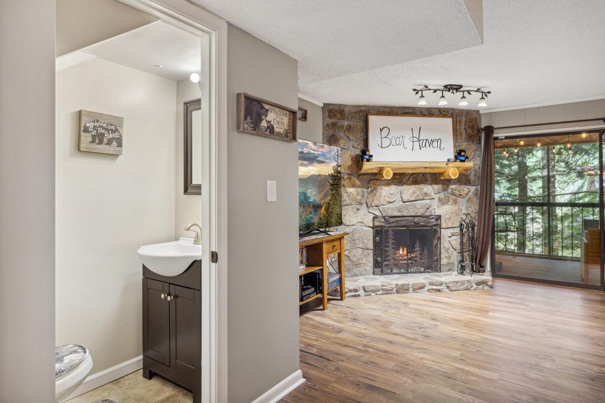 Obear Mountain Is A Newly Updated Condo In Chalet Village Of Gatlinburg! Eksteriør bilde